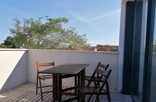 Badalona Apartment | 1 bedroom apartment 30min in Sagrada Familia Metro and 10 min beach