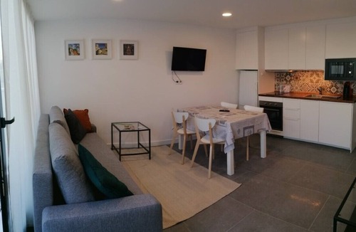 Badalona Apartment | 1 bedroom apartment 30min in Sagrada Familia Metro and 10 min beach