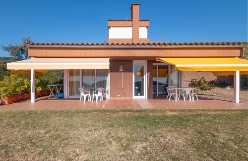 Sant Vicenc de Montalt Villa | 100 m² Villa ∙ 4 bedrooms ∙ 8 guests