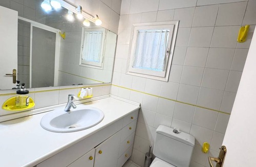 Sant Cugat del Valles Resort | 100 m² Private room ∙ 1 bedroom ∙ 1 guest