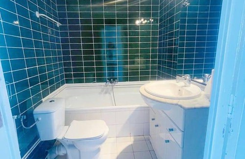 Sabadell Resort | 100 m² Private room ∙ 1 bedroom ∙ 2 guests