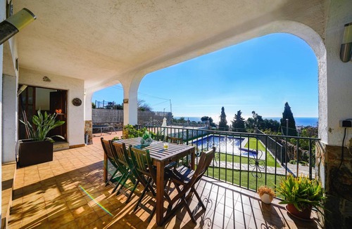 Barcelona House | 110 m² House ∙ 3 bedrooms ∙ 5 guests