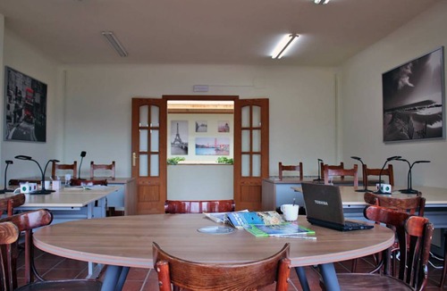 Bellaterra Other | 1200 m² Shared room ∙ 1 bedroom ∙ 6 guests