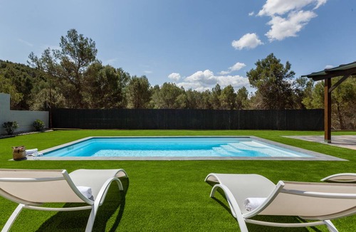 Castellnou de Bages Ski Chalet | 130 m² Chalet ∙ 3 bedrooms ∙ 6 guests