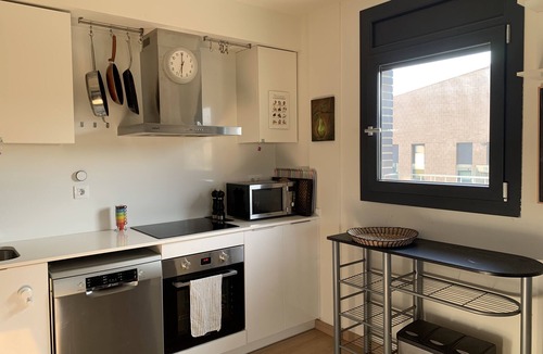 Montgat Apartment | 15 min to Barcelona, beautiful flat with pool and beach by foot