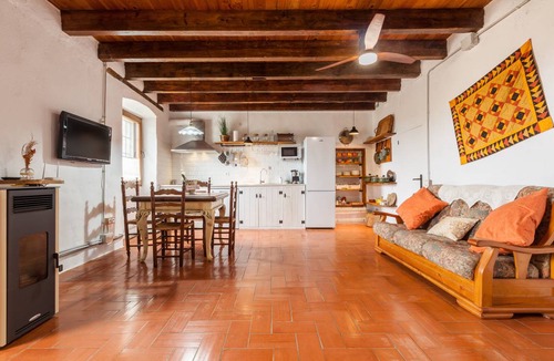 Castellet i la Gornal House | 150 m² House ∙ 2 bedrooms ∙ 6 guests