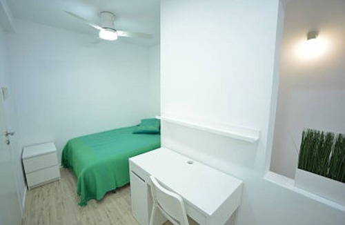 Sants-Badal Resort | 150 m² Private room ∙ 1 bedroom ∙ 1 guest
