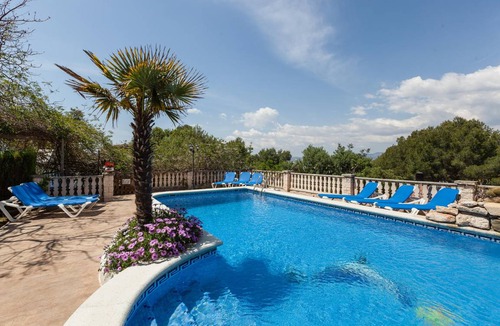 Castellet i la Gornal House | 170 m² House ∙ 4 bedrooms ∙ 10 guests