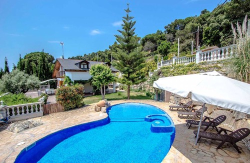 Sant Cebria de Vallalta Villa | 180 m² Villa ∙ 4 bedrooms ∙ 9 guests