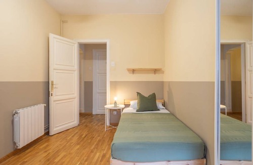 Sant Gervasi – la Bonanova Resort | 196 m² Private room ∙ 1 bedroom ∙ 1 guest