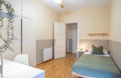 Sant Gervasi – la Bonanova Resort | 196 m² Private room ∙ 1 bedroom ∙ 1 guest