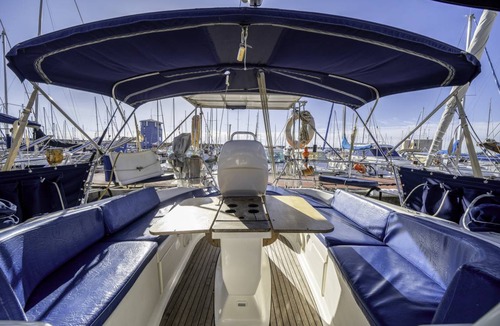 Masnou Boat Rental | 20 m² Houseboat ∙ 3 bedrooms ∙ 6 guests