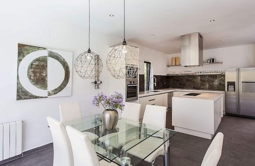 Sitges Town Center Villa | 20 min drive/Sitges Villa Mar del Este Calm, Design, Zen, Very well maintained.