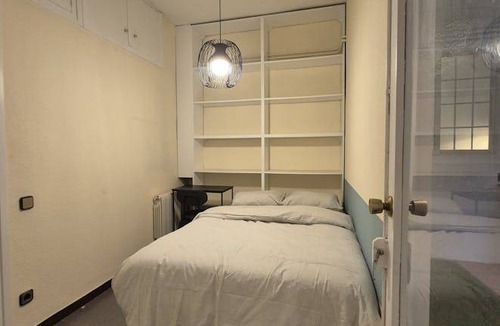 Sant Gervasi – la Bonanova Resort | 200 m² Private room ∙ 1 bedroom ∙ 1 guest