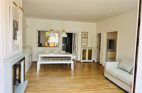 Sant Cugat del Valles House | 210 m² House ∙ 5 bedrooms ∙ 6 guests
