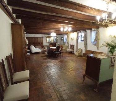 El Pla del Penedes House | 220 m² House ∙ 6 bedrooms ∙ 16 guests