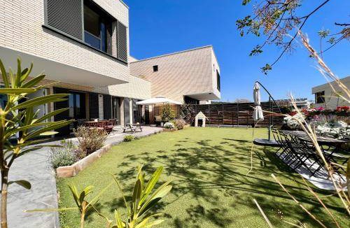 Mataro Villa | 220 m² Villa ∙ 5 bedrooms ∙ 10 guests