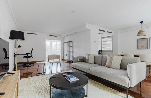 Sarria Apartment | 223 m² Apartment ∙ 3 bedrooms ∙ 6 guests