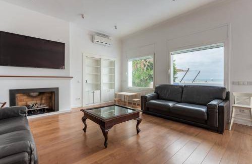 Castelldefels Villa | 250 m² Villa ∙ 4 bedrooms ∙ 10 guests
