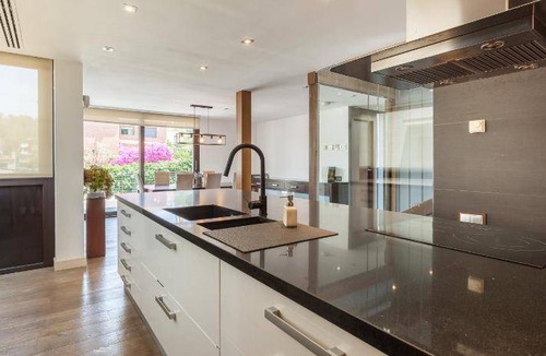El Papiol House | 280 m² House ∙ 4 bedrooms ∙ 9 guests