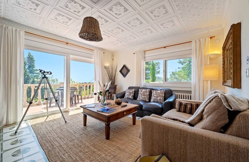 Torrelles de Foix Villa | 299 m² Villa ∙ 7 bedrooms ∙ 19 guests