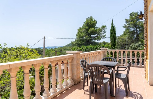Torrelles de Foix Villa | 299 m² Villa ∙ 7 bedrooms ∙ 19 guests