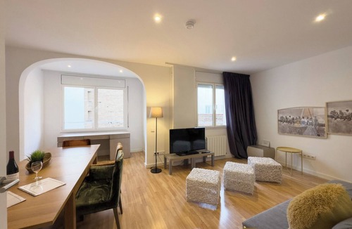 Sants Apartment | 3-bedroom apartment near Sants train station