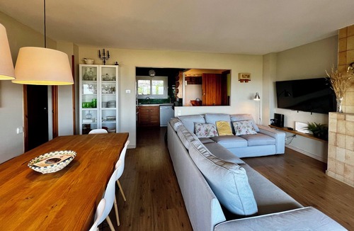 Moia Apartment | 3 bedroom 2 bathroom home with parking and a pool Fantastic terrace with a view