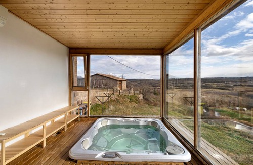 Santa Maria de Merles House | 300 m² House ∙ 6 bedrooms ∙ 14 guests