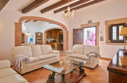Tordera Villa | 330 m² Villa ∙ 5 bedrooms ∙ 12 guests