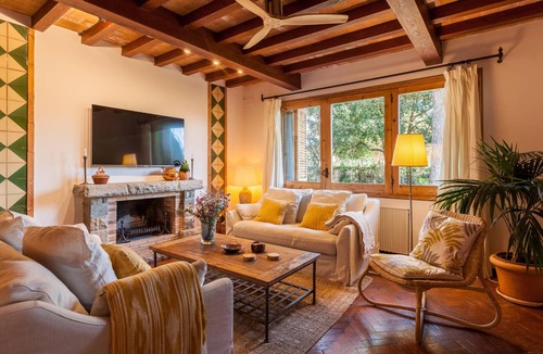 Premia de Dalt Villa | 350 m² Villa ∙ 5 bedrooms ∙ 10 guests