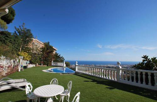 Cabrils Apartment | 360 m² Apartment ∙ 5 bedrooms ∙ 10 guests