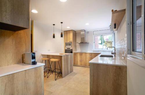 Sant Vicenc de Montalt House | 400 m² House ∙ 6 bedrooms ∙ 12 guests