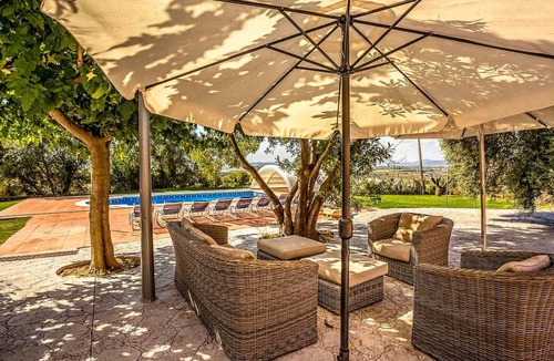 Castellet i la Gornal Villa | 400 m² Villa ∙ 8 bedrooms ∙ 22 guests