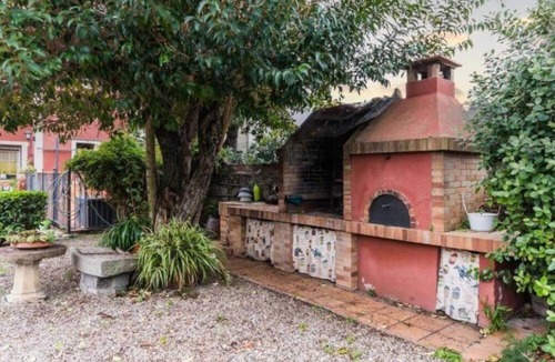 Sant Fost de Campsentelles Apartment | 40m2 suite with double bed and private bathroom.