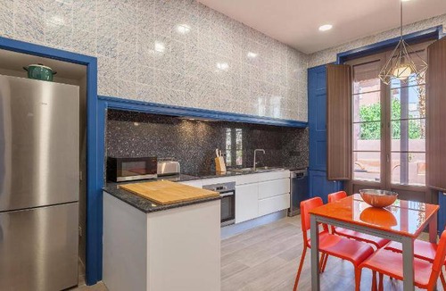 Vilafranca del Penedes House | 450 m² House ∙ 5 bedrooms ∙ 12 guests