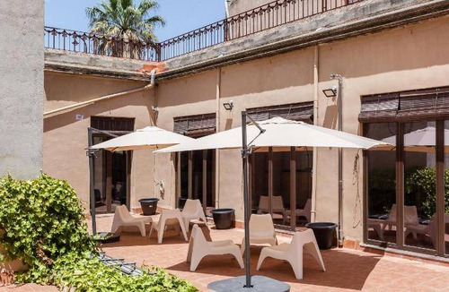 Vilafranca del Penedes House | 450 m² House ∙ 5 bedrooms ∙ 12 guests