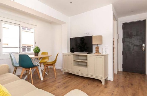 Cornella de Llobregat Apartment | 49 m² Apartment ∙ 3 bedrooms ∙ 5 guests