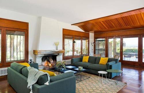 Santpedor Villa | 490 m² Villa ∙ 7 bedrooms ∙ 15 guests