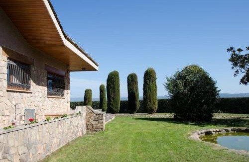 Santpedor Villa | 490 m² Villa ∙ 7 bedrooms ∙ 15 guests