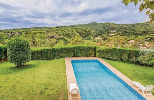 Arenys de Munt House | 513 m² House ∙ 6 bedrooms ∙ 12 guests
