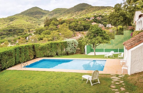 Arenys de Munt House | 513 m² House ∙ 6 bedrooms ∙ 12 guests