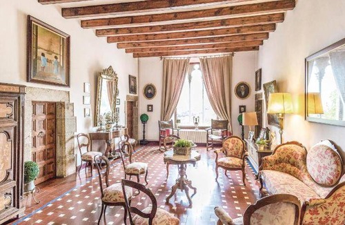 Arenys de Munt House | 513 m² House ∙ 6 bedrooms ∙ 12 guests