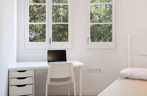 Sants-Badal Resort | 588 m² Private room ∙ 1 bedroom ∙ 1 guest