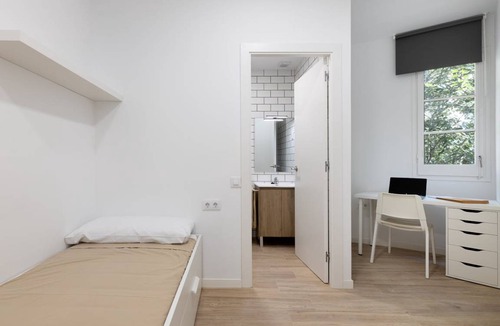 Sants-Badal Resort | 588 m² Private room ∙ 1 bedroom ∙ 1 guest