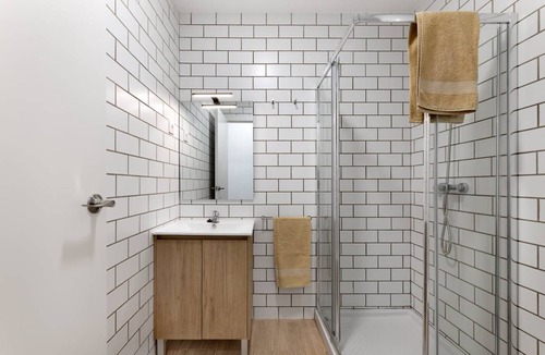 Sants-Badal Resort | 588 m² Private room ∙ 1 bedroom ∙ 1 guest