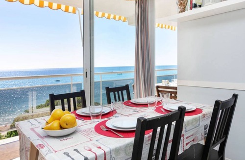 Sant Vicenc de Montalt Apartment | 60 m² Apartment ∙ 3 bedrooms ∙ 5 guests