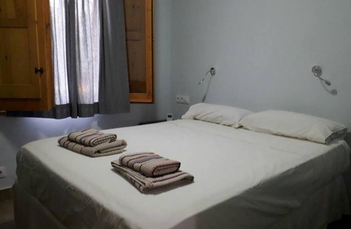 Avinyonet del Penedes Ski Chalet | 65 m² Chalet ∙ 2 bedrooms ∙ 4 guests