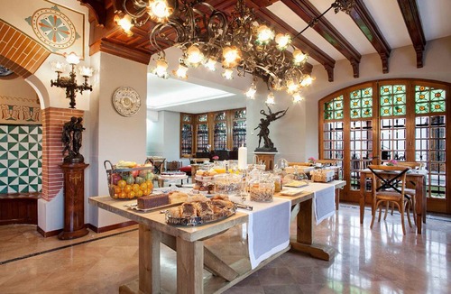 Castellar del Valles House | 650 m² House ∙ 6 bedrooms ∙ 16 guests