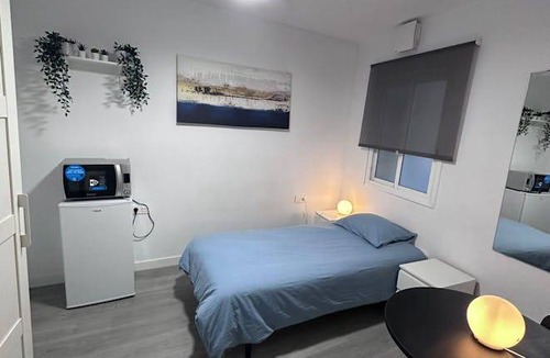 Nou Barris Resort | 75 m² Private room ∙ 1 bedroom ∙ 1 guest
